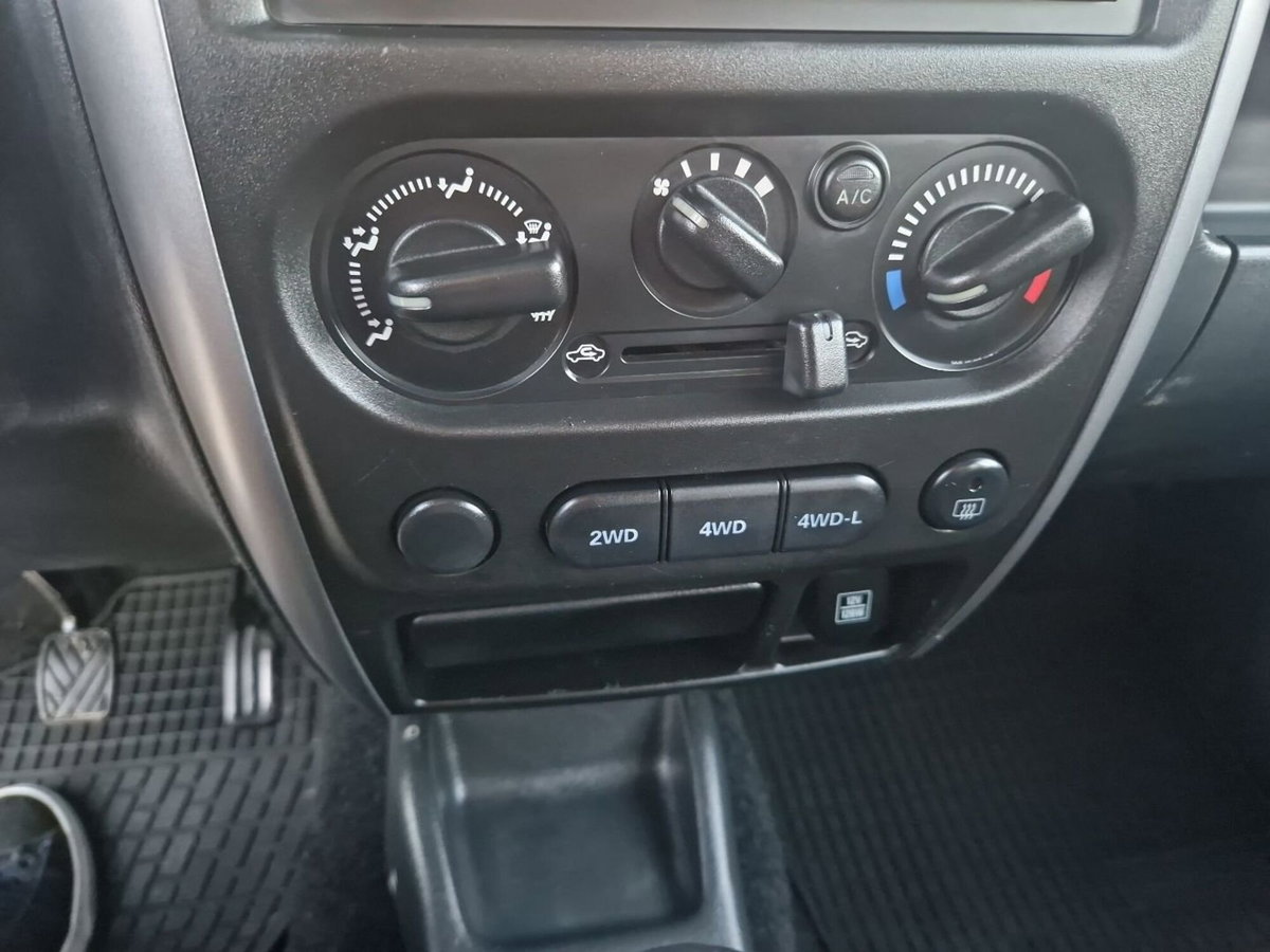 Suzuki Jimny 1.3 4WD Evolution (20)