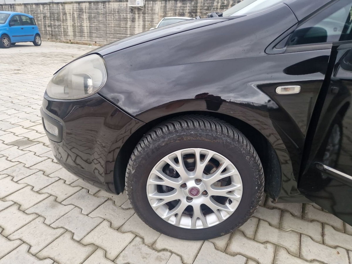 Fiat Punto Evo 1.4 5 porte Dynamic Natural Power (10)