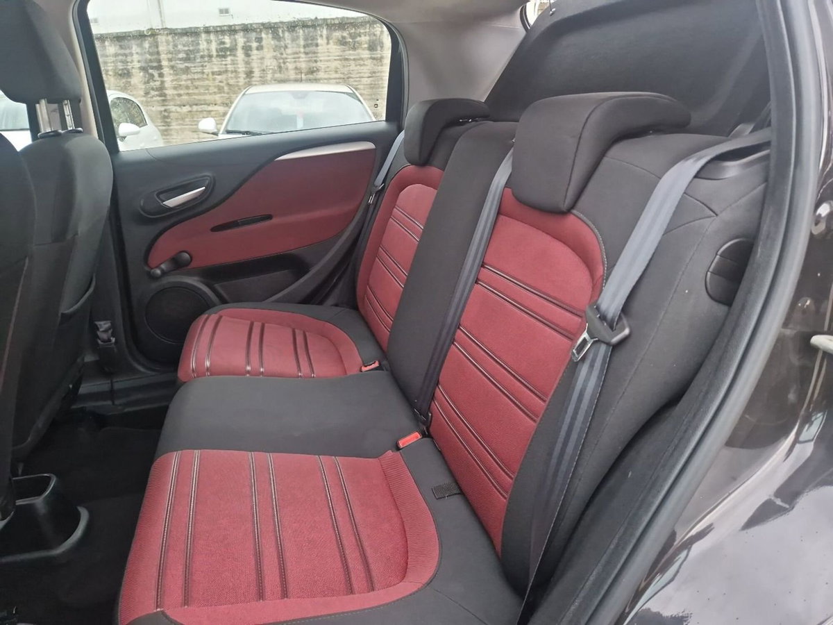 Fiat Punto Evo 1.4 5 porte Dynamic Natural Power (17)