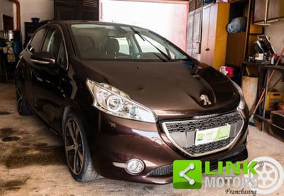 Peugeot 208 VTi 120 CV 5 porte Allure  usata