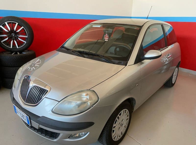 Lancia Ypsilon Multijet 16V Platino