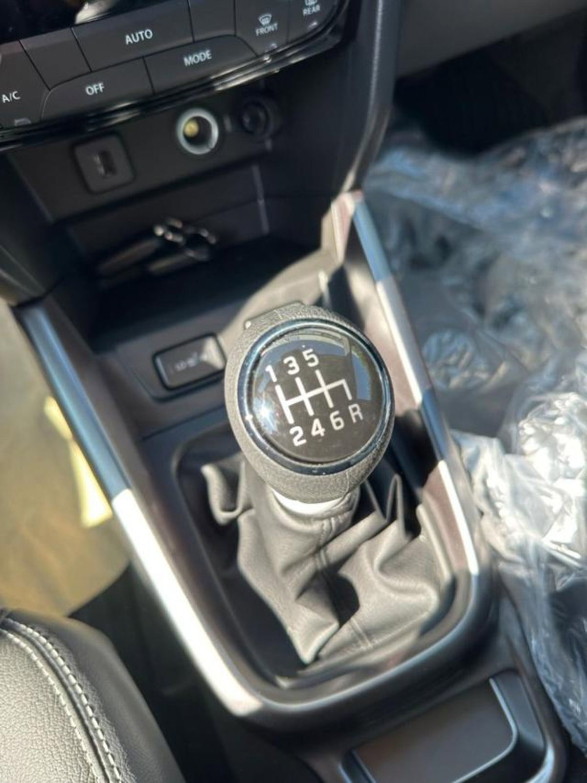 Suzuki Vitara 1.4 Hybrid Easy Cool (15)