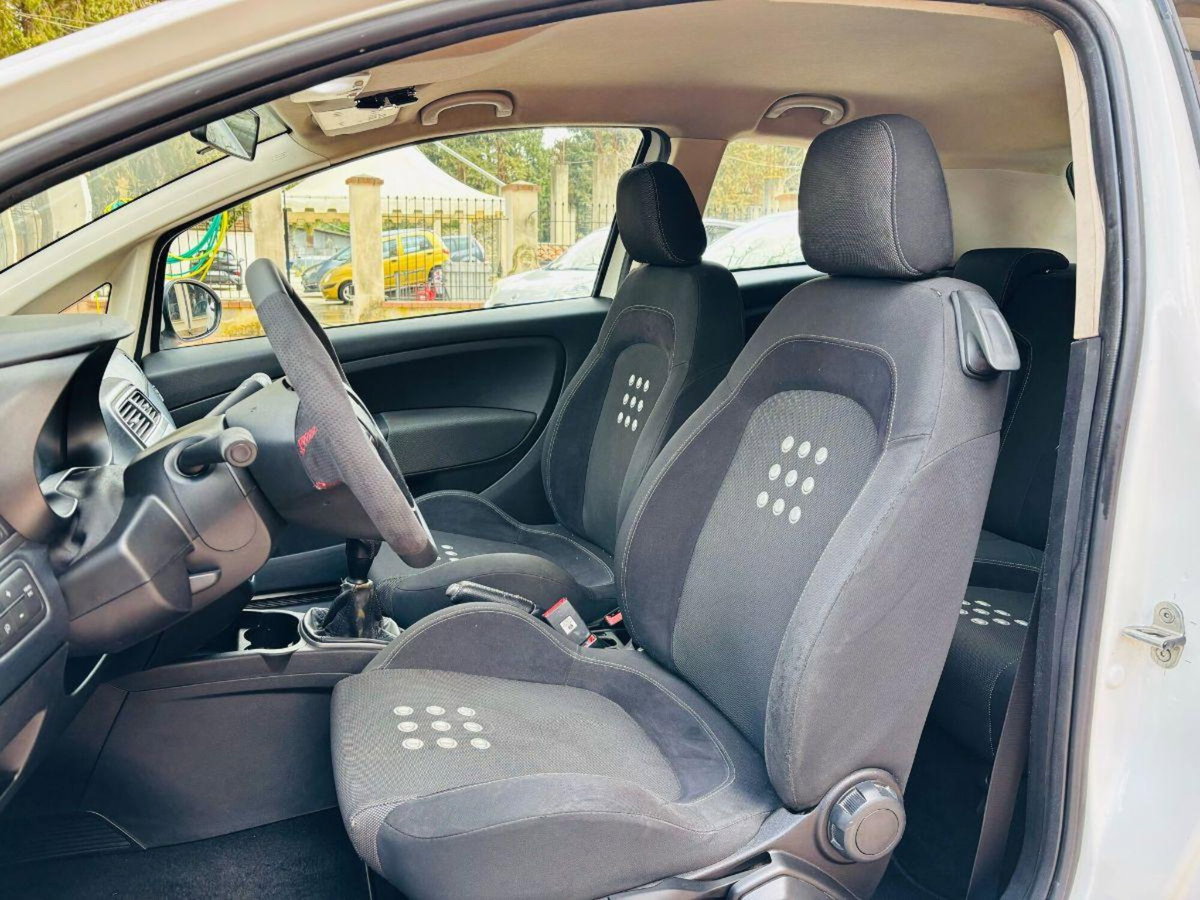 Fiat Grande Punto 1.4 T-Jet 16V 3 porte Sport (13)