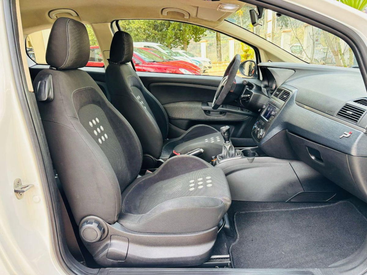 Fiat Grande Punto 1.4 T-Jet 16V 3 porte Sport (14)