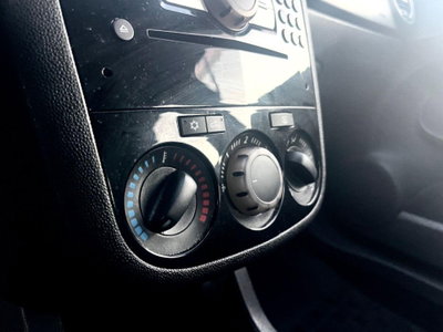 Opel Corsa 1.2 85CV 5 porte GPL-TECH Ecotec (11)