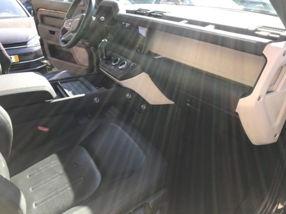 Land Rover Defender 110 2.0 SD4 240CV AWD Auto (10)