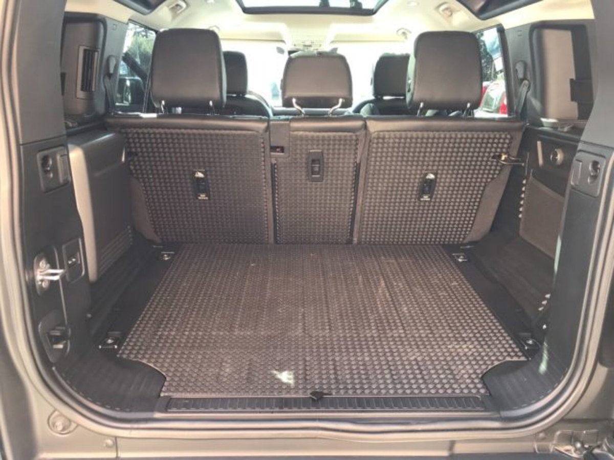 Land Rover Defender 110 2.0 SD4 240CV AWD Auto (11)