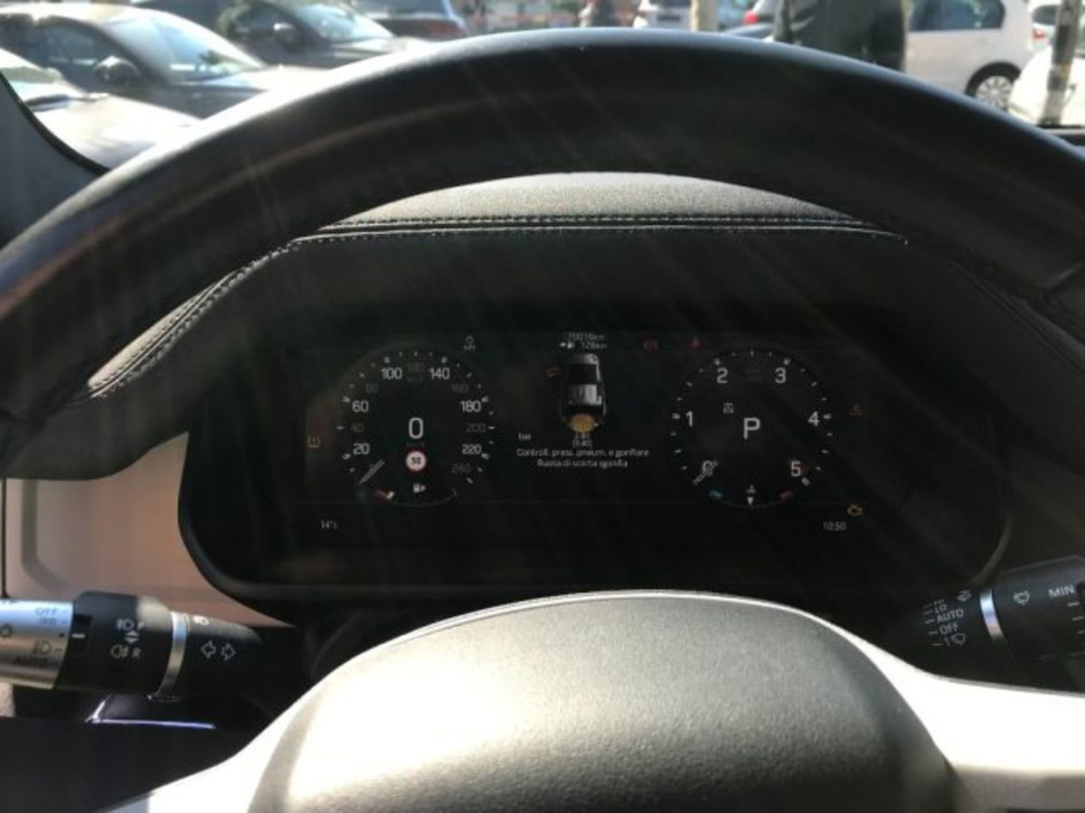Land Rover Defender 110 2.0 SD4 240CV AWD Auto (12)