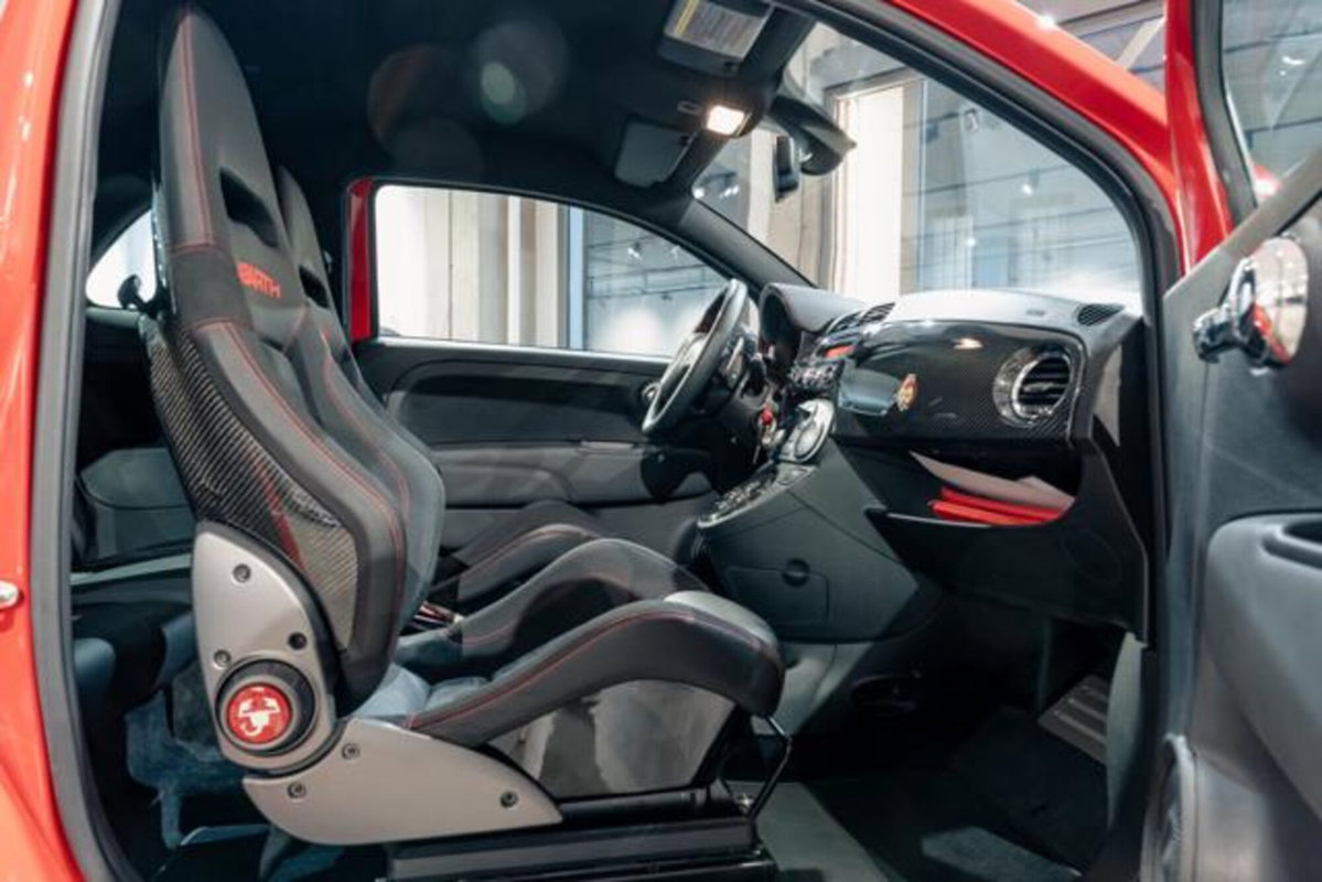 Abarth 695 695 1.4 Turbo T-Jet 180 CV Tributo 131 Rally (10)
