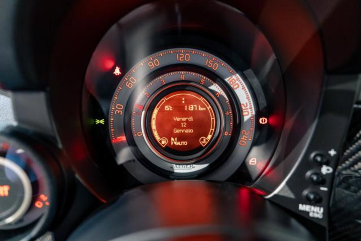 Abarth 695 695 1.4 Turbo T-Jet 180 CV Tributo 131 Rally (14)