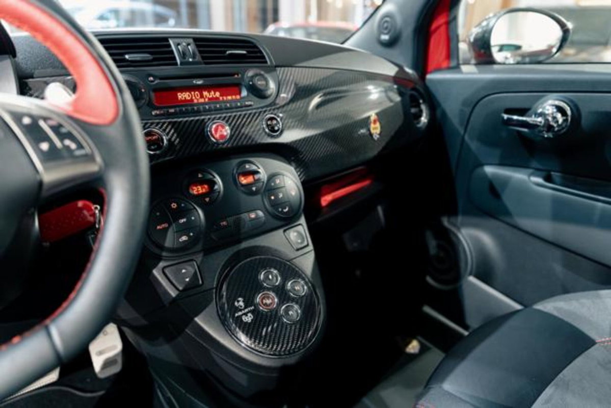 Abarth 695 695 1.4 Turbo T-Jet 180 CV Tributo 131 Rally (15)