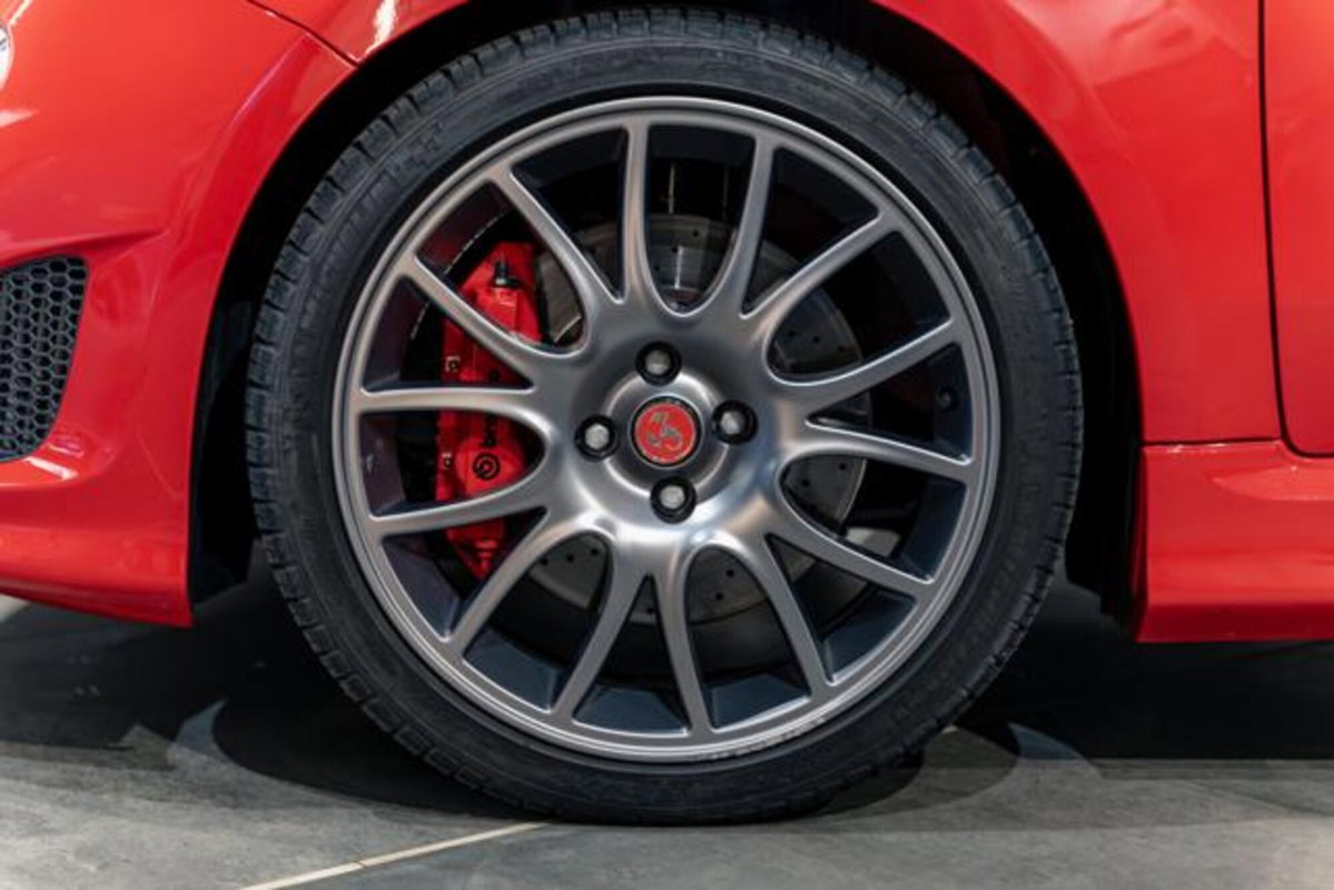 Abarth 695 695 1.4 Turbo T-Jet 180 CV Tributo 131 Rally (5)