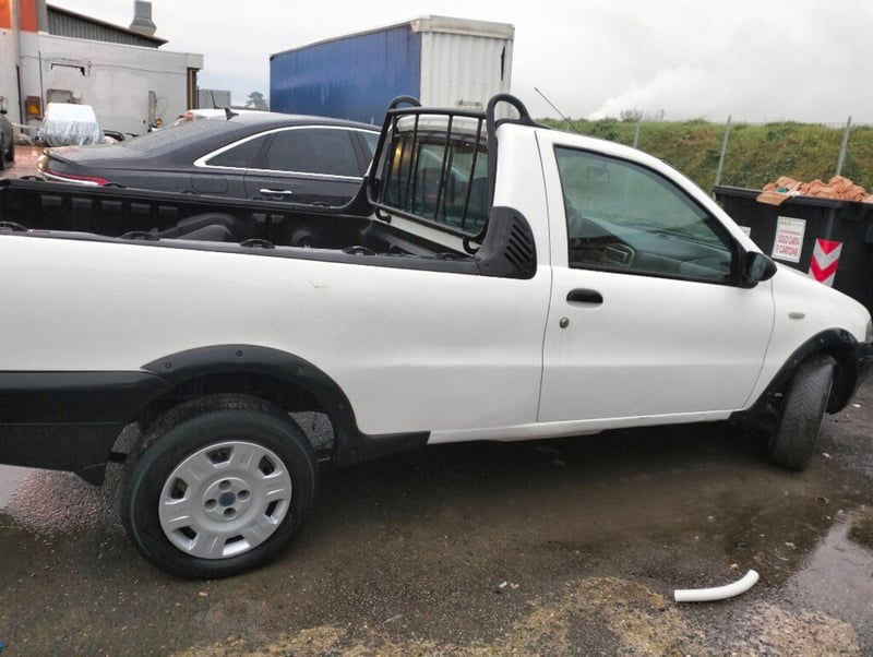 Fiat Strada 1.9 JTD Pick-up