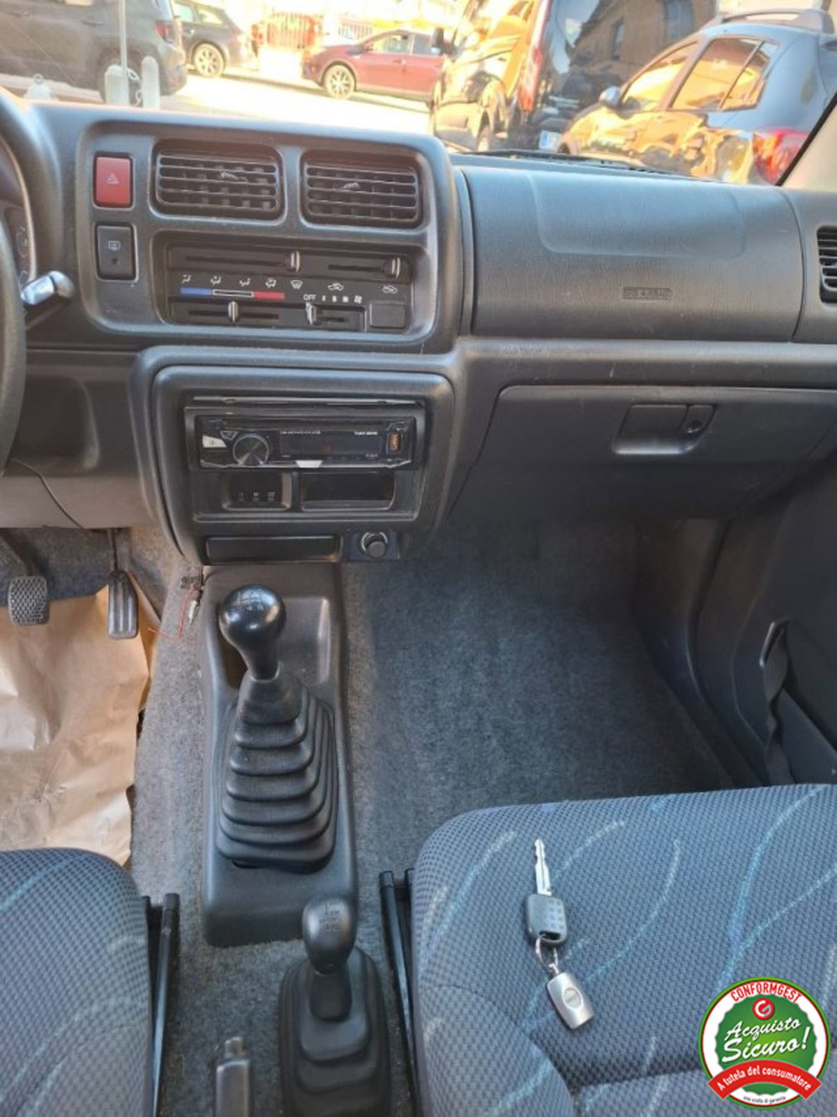 Suzuki Jimny 1.3i 16V cat 4WD JLX (13)