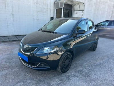 Lancia Ypsilon 1.0 FireFly 5 porte S&S Hybrid Silver Plus usata