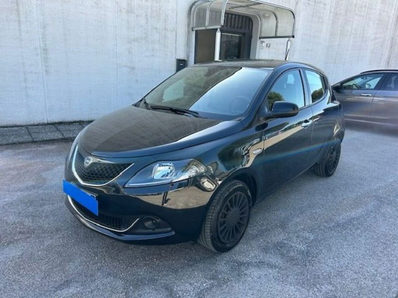 Lancia Ypsilon 1.0 FireFly 5 porte S&S Hybrid Silver Plus