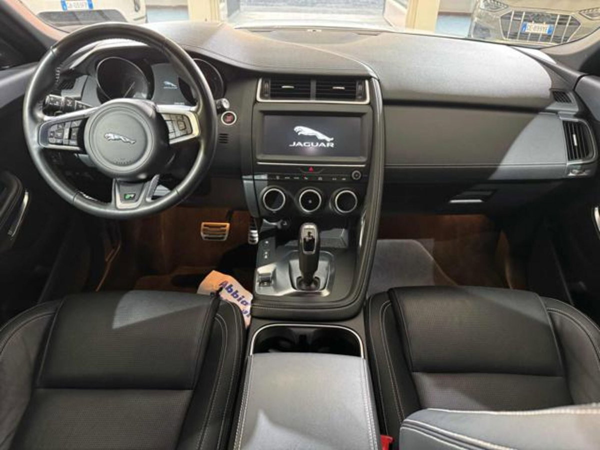 Jaguar E-Pace 2.0D 150 CV AWD aut. R-Dynamic HSE (12)