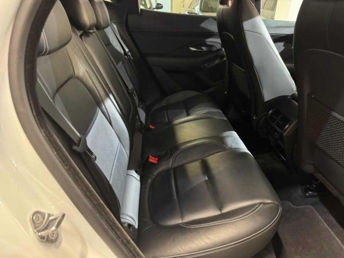 Jaguar E-Pace 2.0D 150 CV AWD aut. R-Dynamic HSE (13)