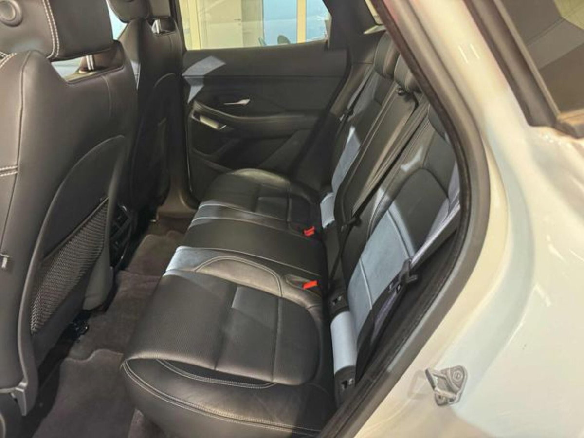 Jaguar E-Pace 2.0D 150 CV AWD aut. R-Dynamic HSE (14)