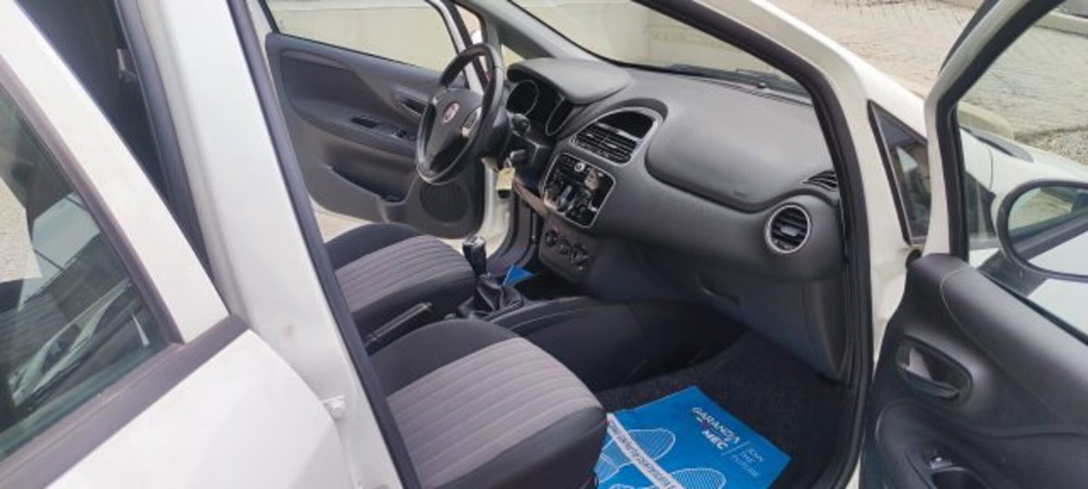 Fiat Punto 1.3 MJT II S&S 95 CV 5 porte Easy (11)