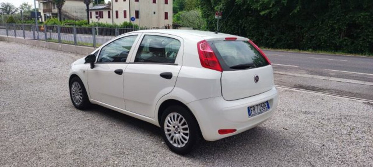 Fiat Punto 1.3 MJT II S&S 95 CV 5 porte Easy (6)