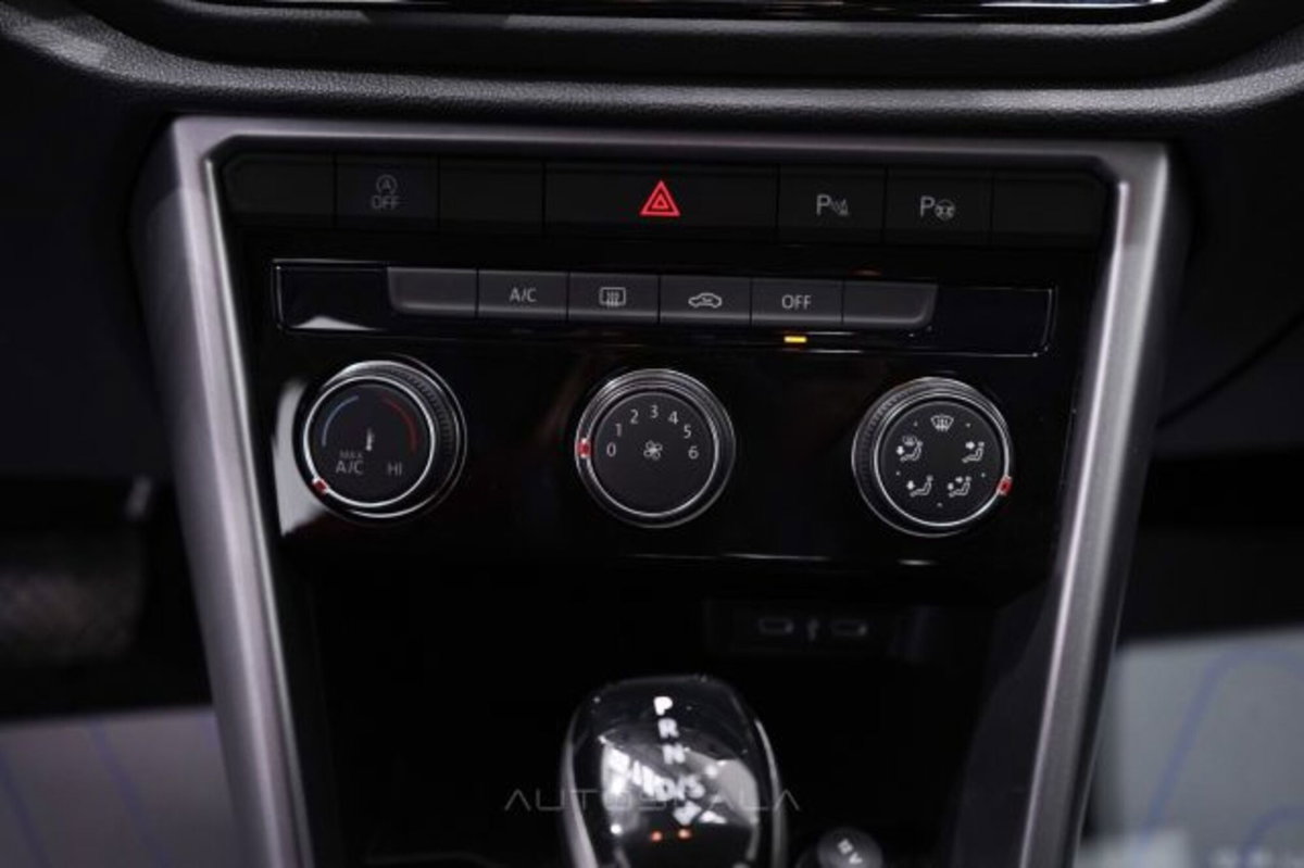 Volkswagen T-Roc 2.0 tdi Life 150cv dsg (17)