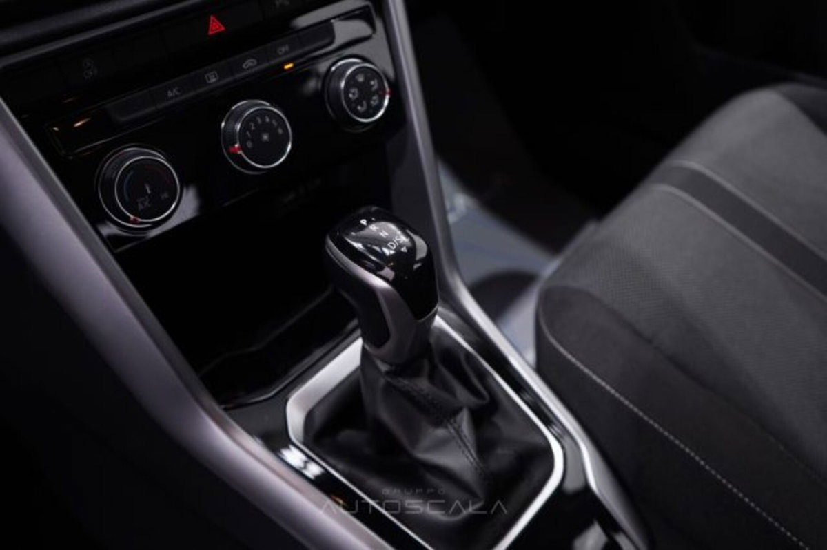 Volkswagen T-Roc 2.0 tdi Life 150cv dsg (20)