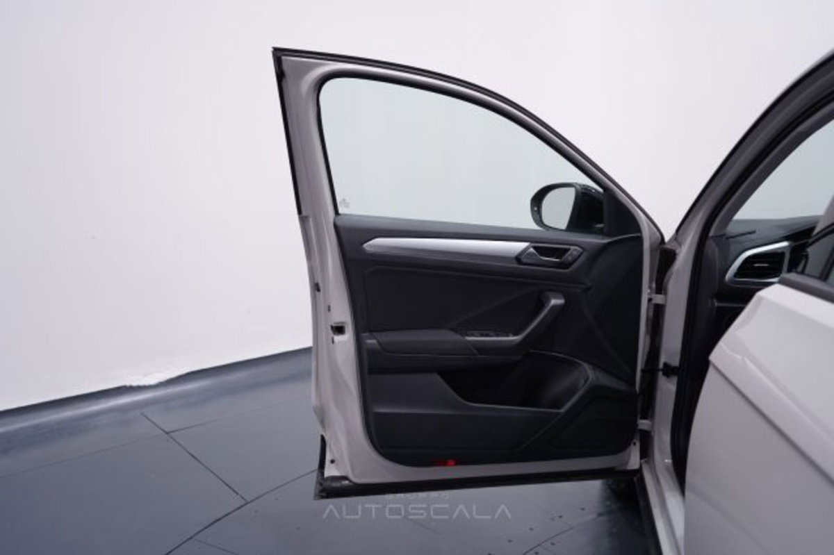 Volkswagen T-Roc 2.0 tdi Life 150cv dsg (9)