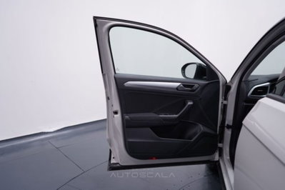 Volkswagen T-Roc 2.0 tdi Life 150cv dsg (9)