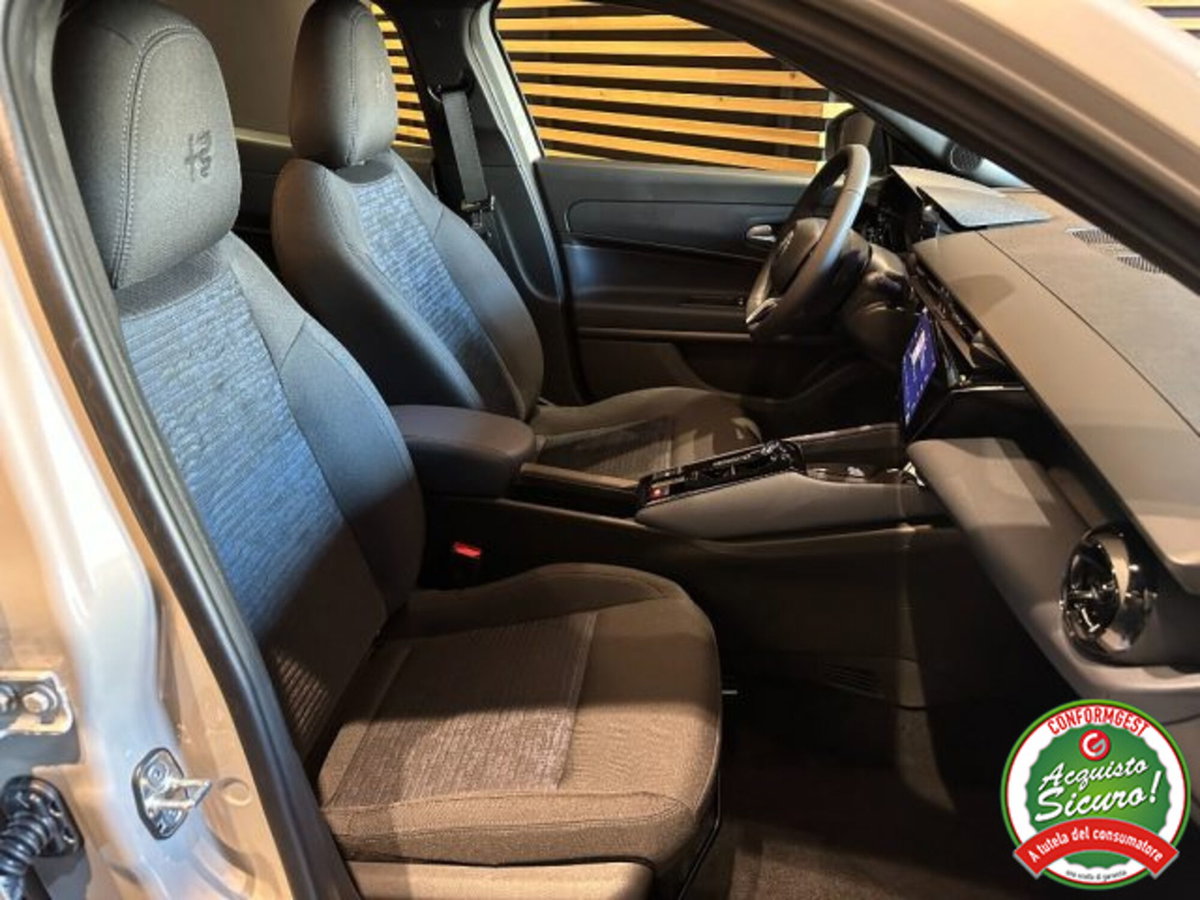 Alfa Romeo Junior 1.2 ibrida 145cv edct6 (14)