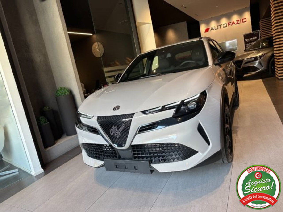 Alfa Romeo Junior 1.2 ibrida 145cv edct6 (2)