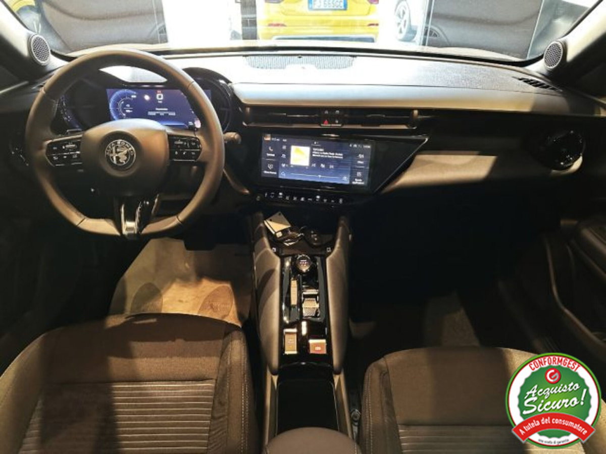 Alfa Romeo Junior 1.2 ibrida 145cv edct6 (6)