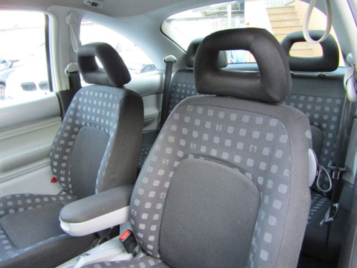 Volkswagen Maggiolino 2.0 TSI DSG Sport (9)