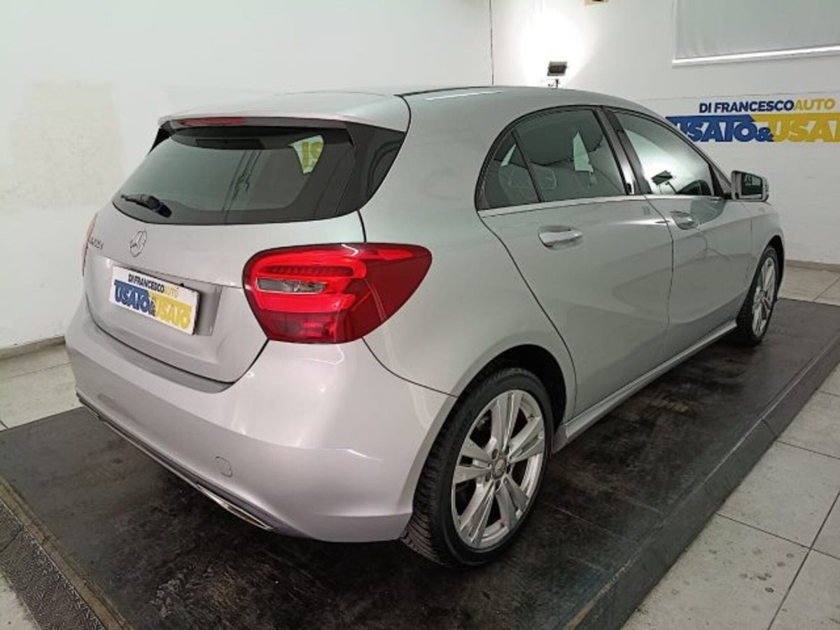 Mercedes-Benz Classe A 200 d Sport (2)