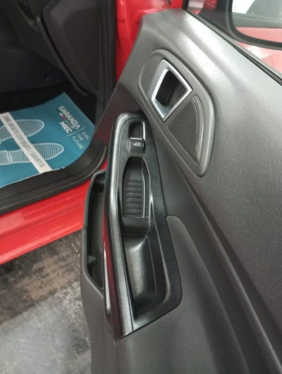 Ford Fiesta Plus 1.5 TDCi 75CV 3 porte (14)