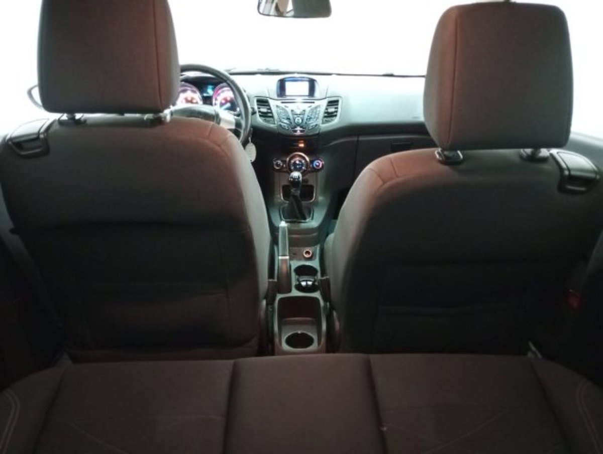 Ford Fiesta Plus 1.5 TDCi 75CV 3 porte (18)