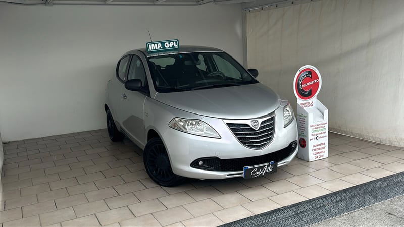 Lancia Ypsilon 1.2 69 CV 5 porte GPL Ecochic Gold