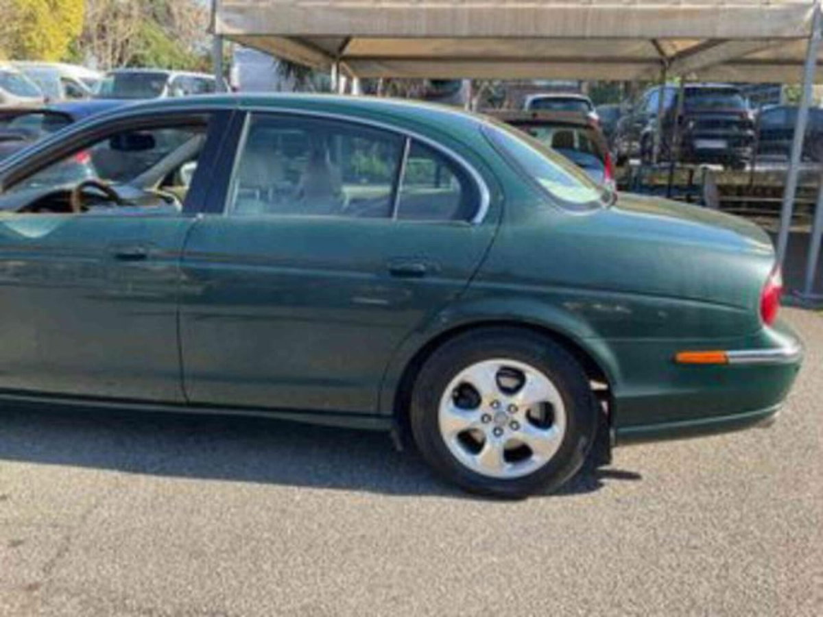 Jaguar S-Type 3.0 V6 Executive (10)