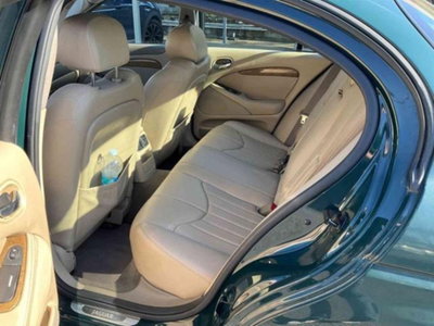 Jaguar S-Type 3.0 V6 Executive (16)