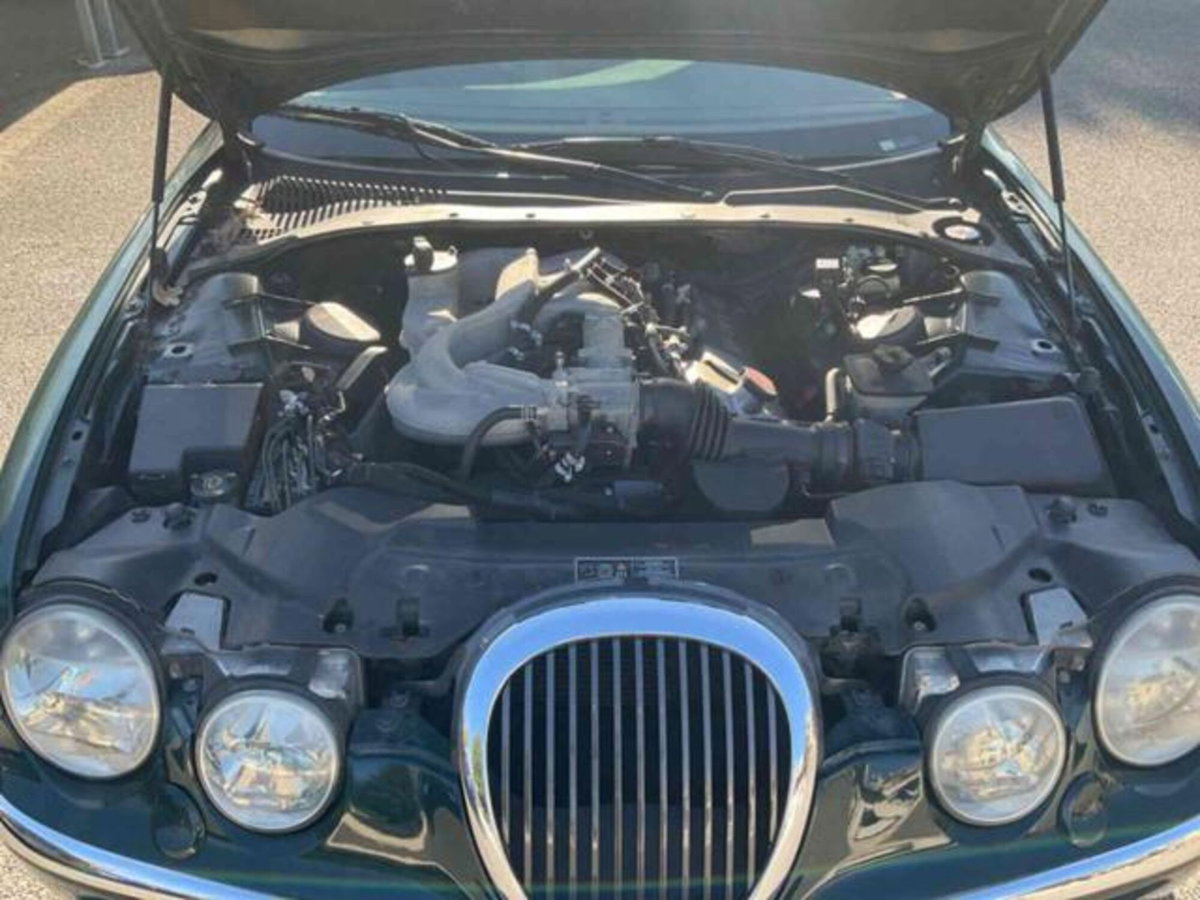 Jaguar S-Type 3.0 V6 Executive (17)