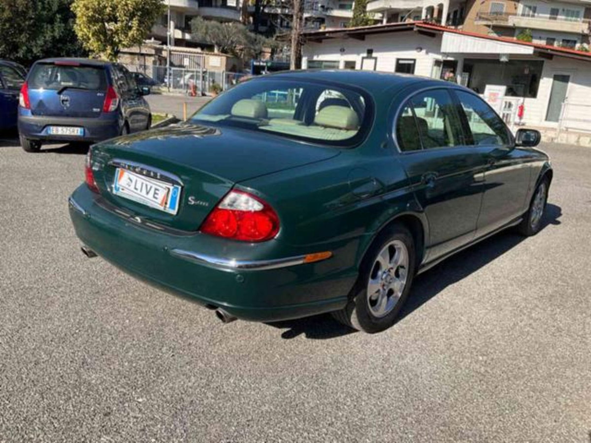 Jaguar S-Type 3.0 V6 Executive (2)