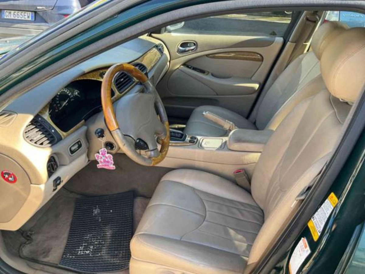 Jaguar S-Type 3.0 V6 Executive (3)