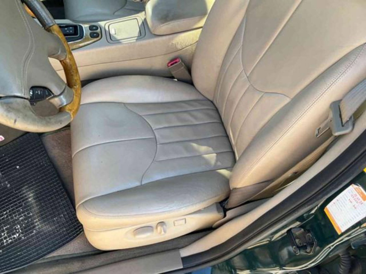 Jaguar S-Type 3.0 V6 Executive (4)