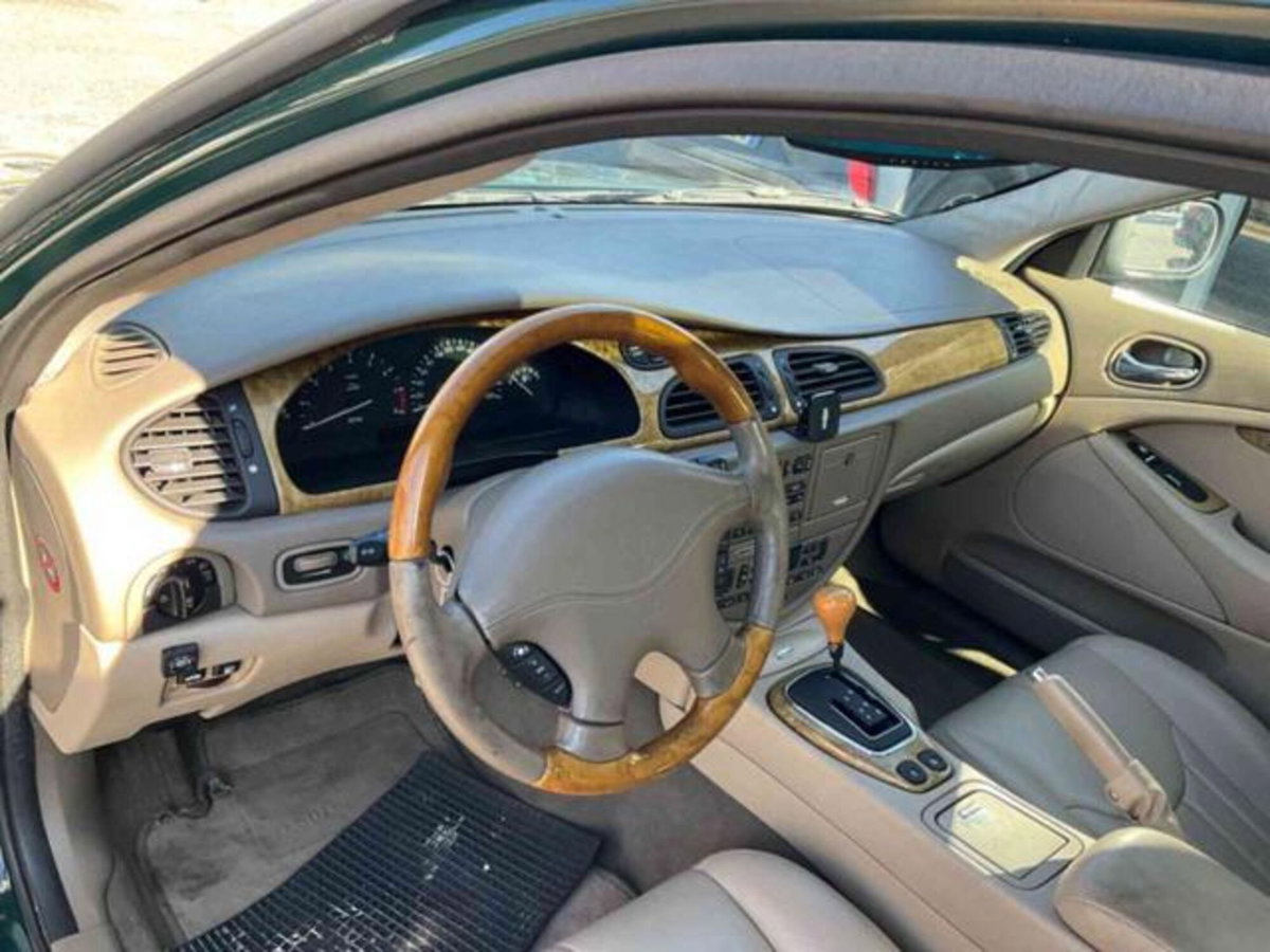 Jaguar S-Type 3.0 V6 Executive (7)