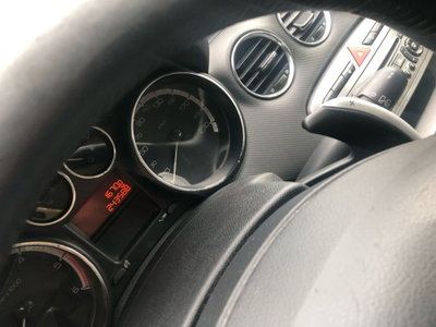 Peugeot 308 1.6 8V HDi 112CV cambio robototizzato 5p. Premium (12)