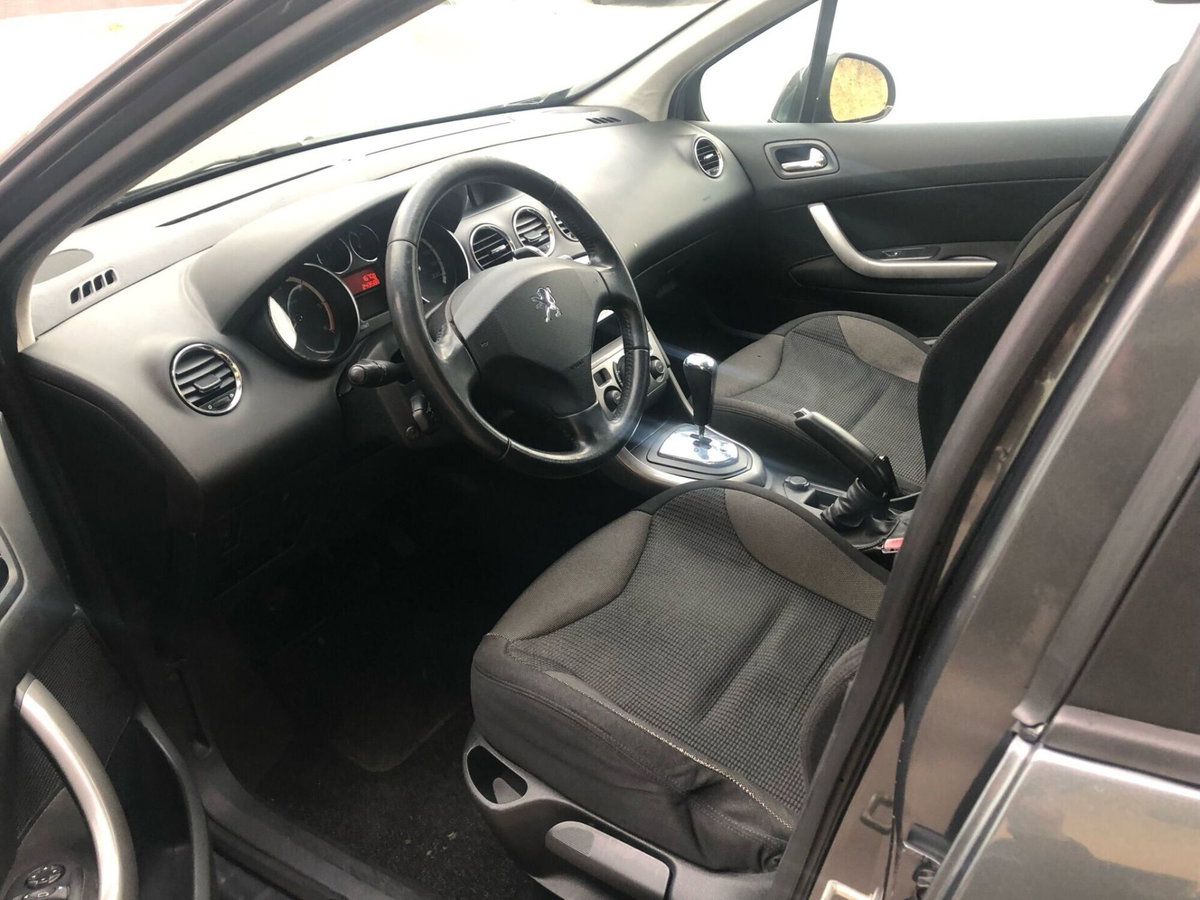 Peugeot 308 1.6 8V HDi 112CV cambio robototizzato 5p. Premium (13)