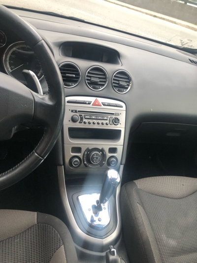 Peugeot 308 1.6 8V HDi 112CV cambio robototizzato 5p. Premium (14)