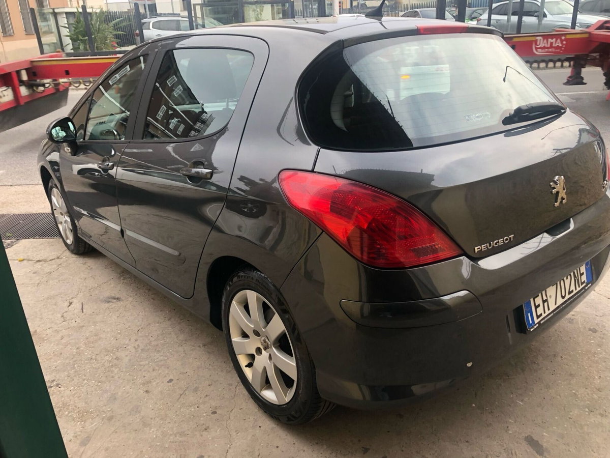 Peugeot 308 1.6 8V HDi 112CV cambio robototizzato 5p. Premium (3)