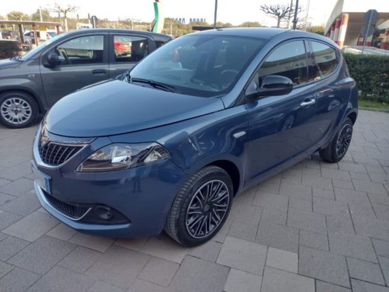 Lancia Ypsilon 1.0 FireFly 5 porte S&S Hybrid Gold Plus