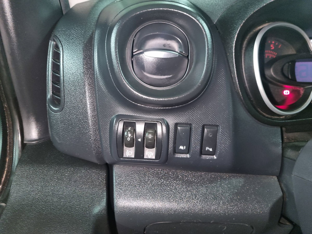 Renault Trafic Furgone T27 2.0 dCi 145CV EDC PC-TN Zen Energy (14)